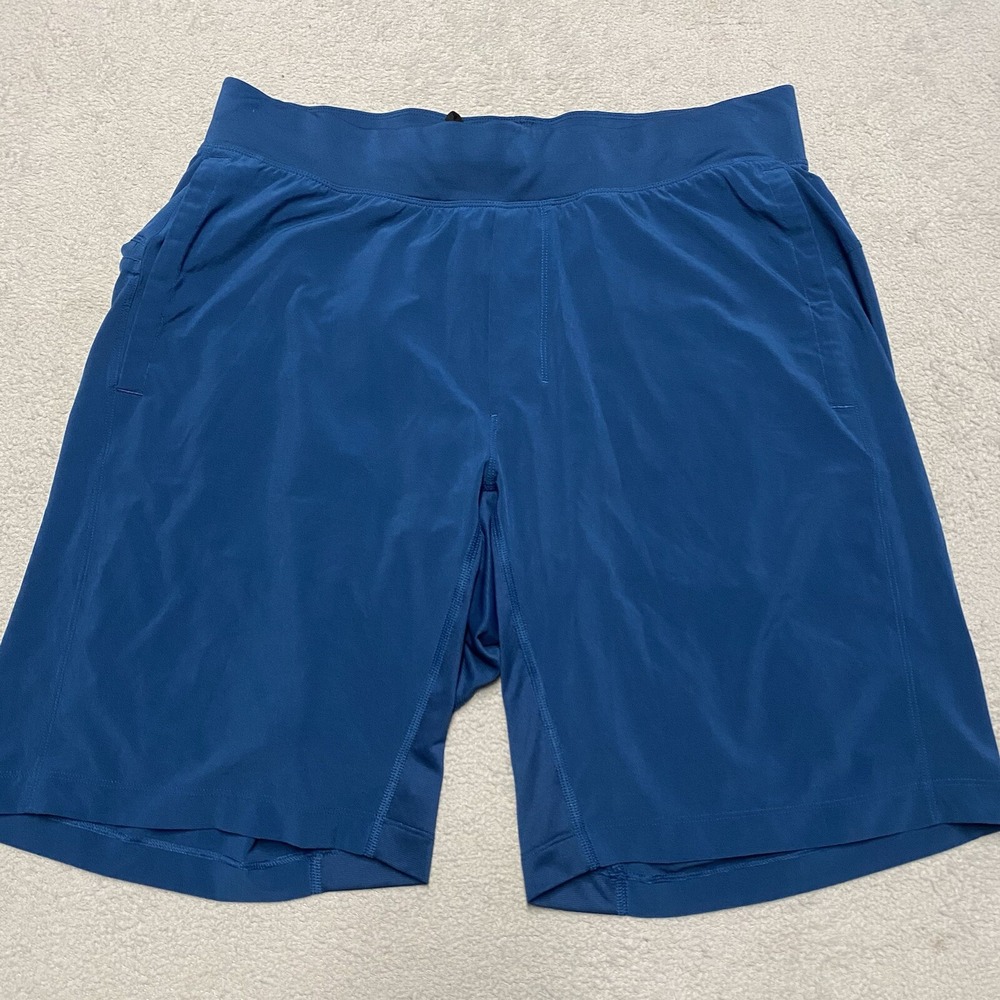 lululemon athletica shorts with linning